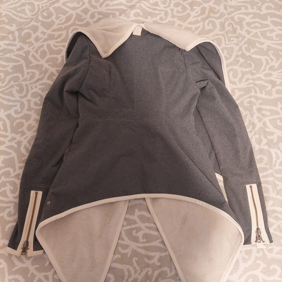 Lululemon Gray w/ white faux fur lined Cardigan - Picture 2 of 5